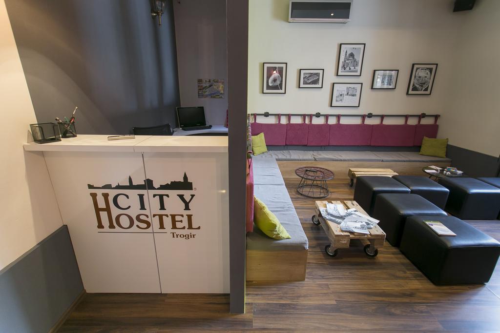 City Hostel Trogir Exteriör bild